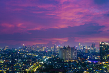 Obraz premium Beautiful Scenery of Jakarta Skyline from Kemayoran during sunrise and daylight