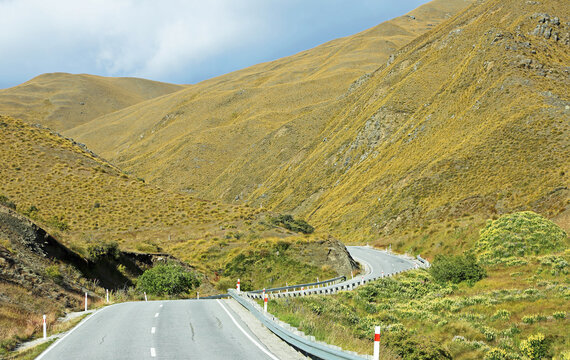Crown Range - New Zealand © jerzy