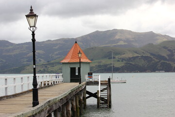 Ponton en bord de lac