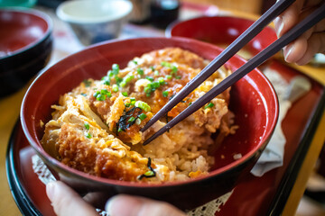 カツ丼　日本の丼物　和食イメージ