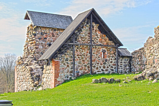Karksi Order Castle Ruins