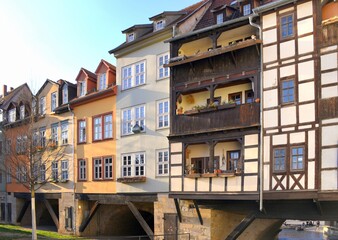 Fototapeta na wymiar Häuserfassade auf der historischen Krämerbrücke zu Erfurt
