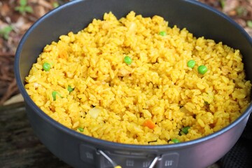 アウトドアで作るドライカレー