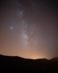 cielo, atardecer, montagna, nube, sol, noche, paisaje, alumbrado, naturaleza, montagna, amanecer, anochecer, nube, moreno, estrella, estrella, anochecer, azul, horizonte, alba, desierta, espacio, luz 