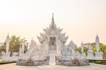 Naklejka premium White Temple (Wat Rong Khun) is one of the most famous attractions of Northern Thailand.