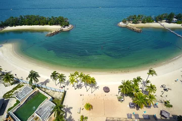 Fototapeten View of sentosa island beaches from Palawan beach © 1000words