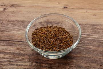 Dry zeera seeds in the bowl
