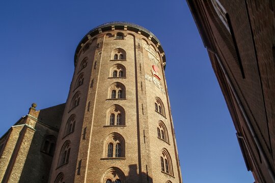 Rundetaarn o Rundet&aring;rn (ingl&eacute;s: Round Tower) es una torre del siglo XVII ubicada en el centro de Copenhague, Dinamarca. Fue construido como un observatorio astron&oacute;mico.