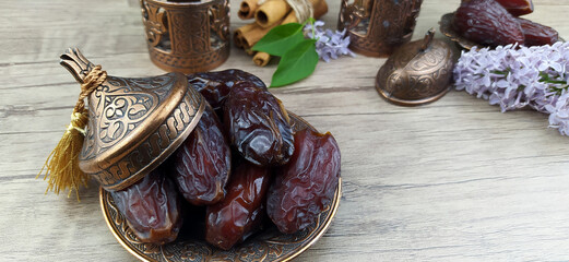 Dried date fruits or dates, Ramadan (Ramadan)