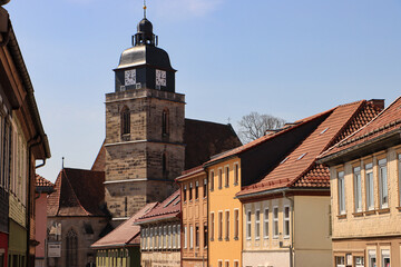 Kleinstadtidylle an der Werra; Eisfeld mit Stadtkirche St. Nikolai