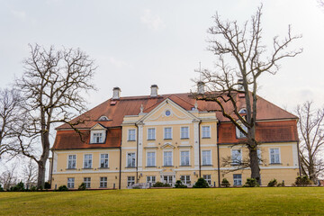 Fototapeta na wymiar Mālpils manor