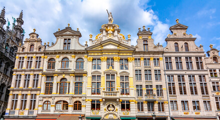 Fototapeta na wymiar Buildings on Grand Place square, Brussels, Belgium