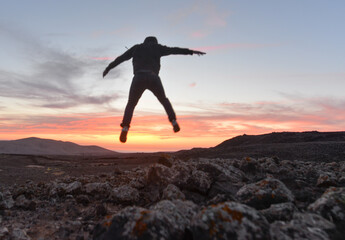Bonito paisaje del atardecer 