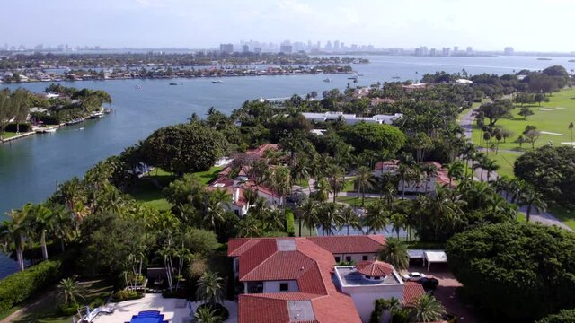 Mansions and yachts in Miami Beach 4k