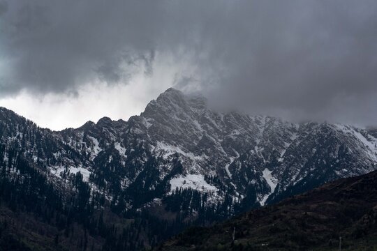mountains in the fog Rothang pass