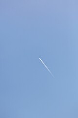 날아가는비행기입니다