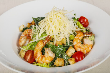 Caesar salad with prawn and cheese