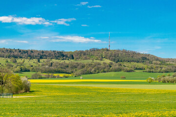 Der Hesselberg ist ein Wahrzeichen von Mittelfranken in Bayern (Deutschland). Rund um den Berg...