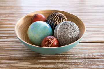 Boules de différentes tailles pour décoration de table