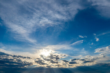 Naklejka na ściany i meble Wolken am Himmel während dem Sonnenuntergang