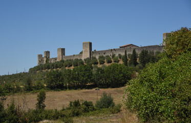 Fototapeta na wymiar Le possenti mura di Monteriggioni, vicino a Siena