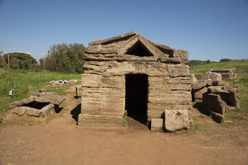 La tomba del Bronzetto di Offerente  nella necropoli etrusca di Baratti