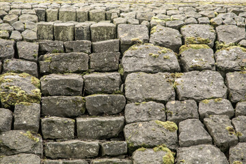 Steinmauer mit Treppe