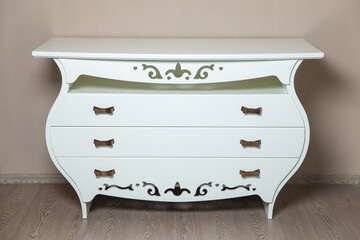 Chest of drawer