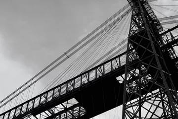 Foto op Canvas Newport Transporter Bridge, constructed in 1902 crosses the River Usk in Newport and is a grade 1 listed structure with cantilevered sections, the main girder truss gives it an overall length of 232m © 3 Eyed Raven