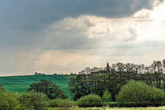Leuchttuwitterrm Bastorf kurz vor Gewitter