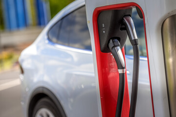 auto voiture electrique borne chargement environnement energie co2 carbone electric - obrazy, fototapety, plakaty