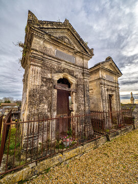 Cemetery &Eacute;glise Saint-Jean D'asques