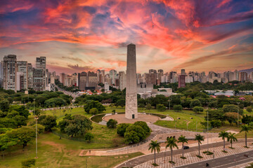 Foto aerea, do obelisco da Revolução de 1932 em São Paulo