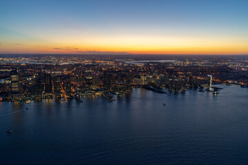 Sonnenuntergang über New Jersey vom One World Trade Center Observatory aus gesehen.