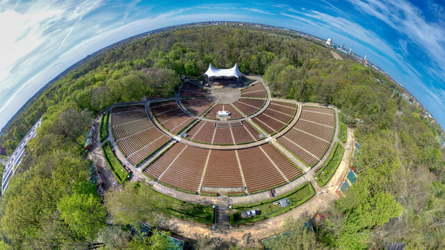 Die Berliner Waldb&uuml;hne als Halbkugel, Mai 2021