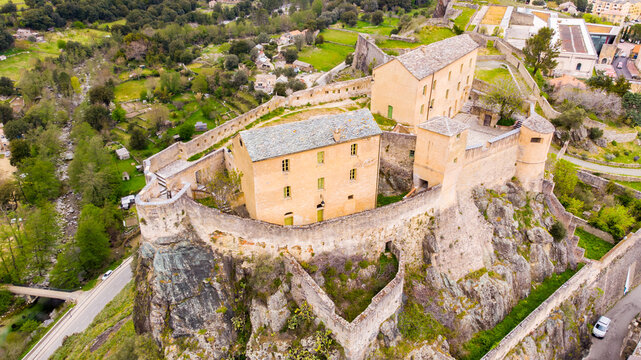 Corse, Corte, Vue en drone de la citadelle de Corte. Sur les six citadelles corses, la citadelle de Corte est la seule &agrave; l'int&eacute;rieur des terres. 