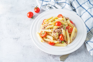 Canned Tuna, tomato garlic parsley salad
