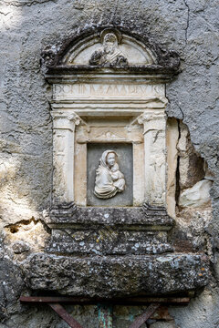 Ancient aedicule in a wall in Colli Euganei