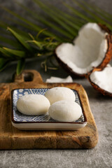 coconut mochi ice cream, japanese frozen mochi