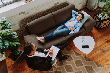 Adult woman in a psychology studio