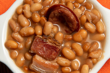 ceramic pot with cooked carioca beans