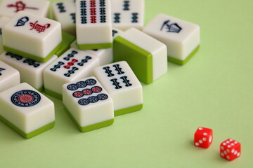 サイコロと麻雀牌