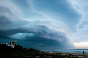 Obraz na płótnie Canvas Huge Storm Cell Moving In Across Gold Coast Beach