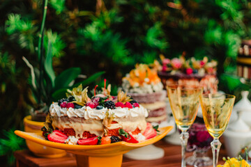 Gourmet cakes with a special decoration, with details in turquoise blue and yellow