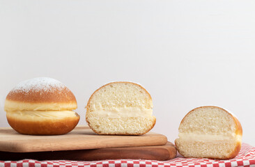 Two halves and whole Berlin balls or Brazilian Sonho.