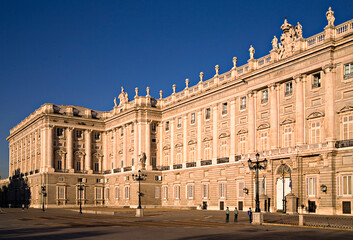 Fototapeta na wymiar Palacio Royal. Royal Palace in Madrid
