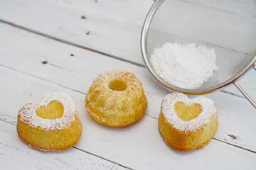 Little cakes with powdered sugar