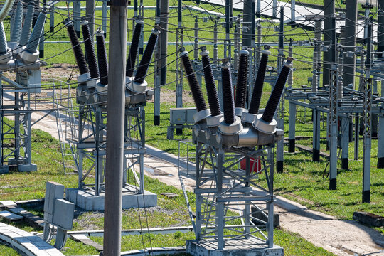 Electrical substation for receiving, converting electricity