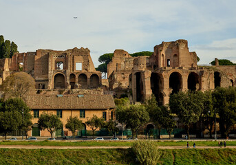 The architecture of Ancient Rome, the great circus in ancient Rome is the most extensive hippodrome.