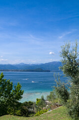Fototapeta na wymiar lake of garda panoramic view from jamaica beach